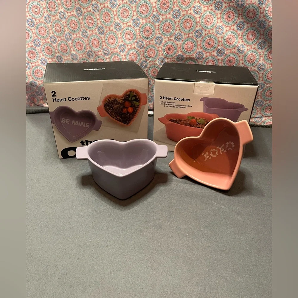 NWT The Cellar Macy’s 2 Stoneware Heart Cocottes - Picture 2 of 8